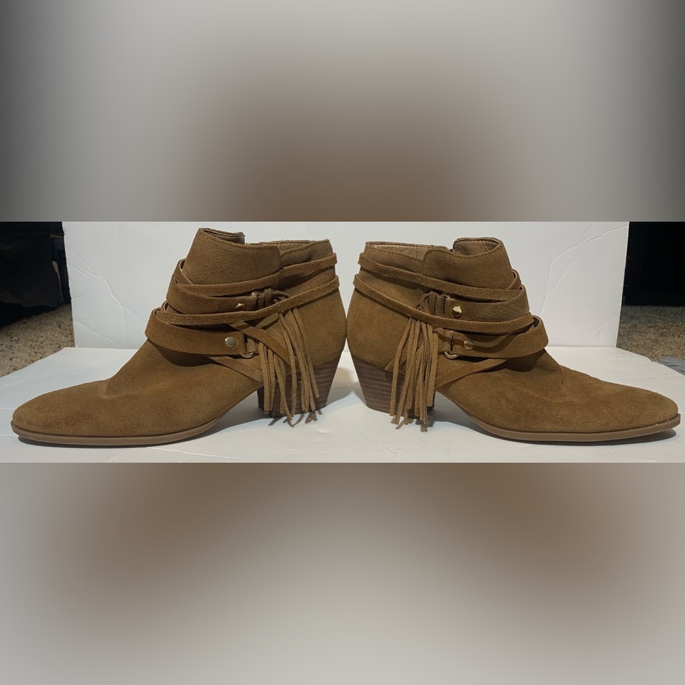 Franco Sarto size 8 brown Suede booties with Buckeyes and tassels zipper side - Picture 3 of 9